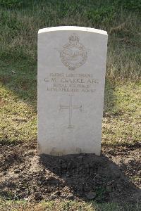 Ismailia War Memorial Cemetery - Clarke, G M